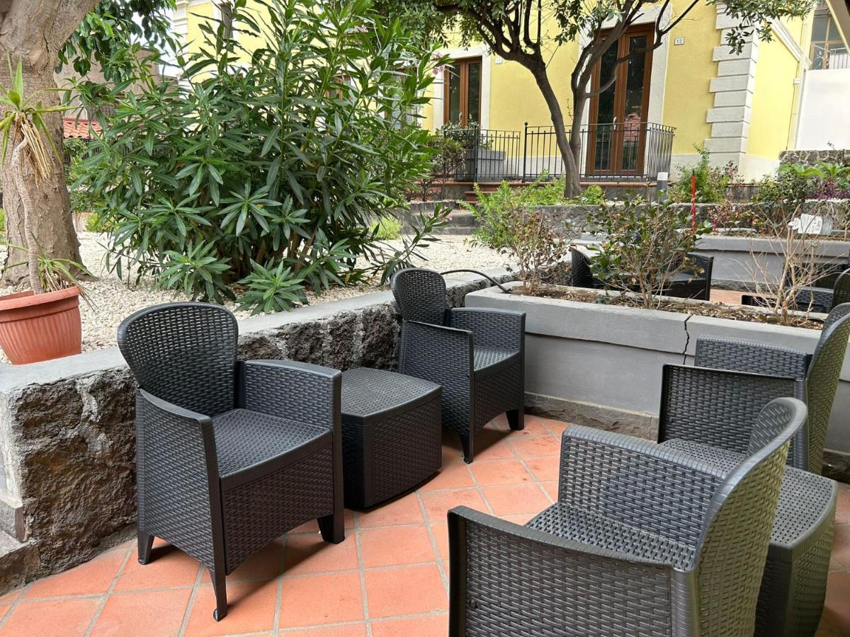 Li Cuti Apartments Catánia Buitenkant foto